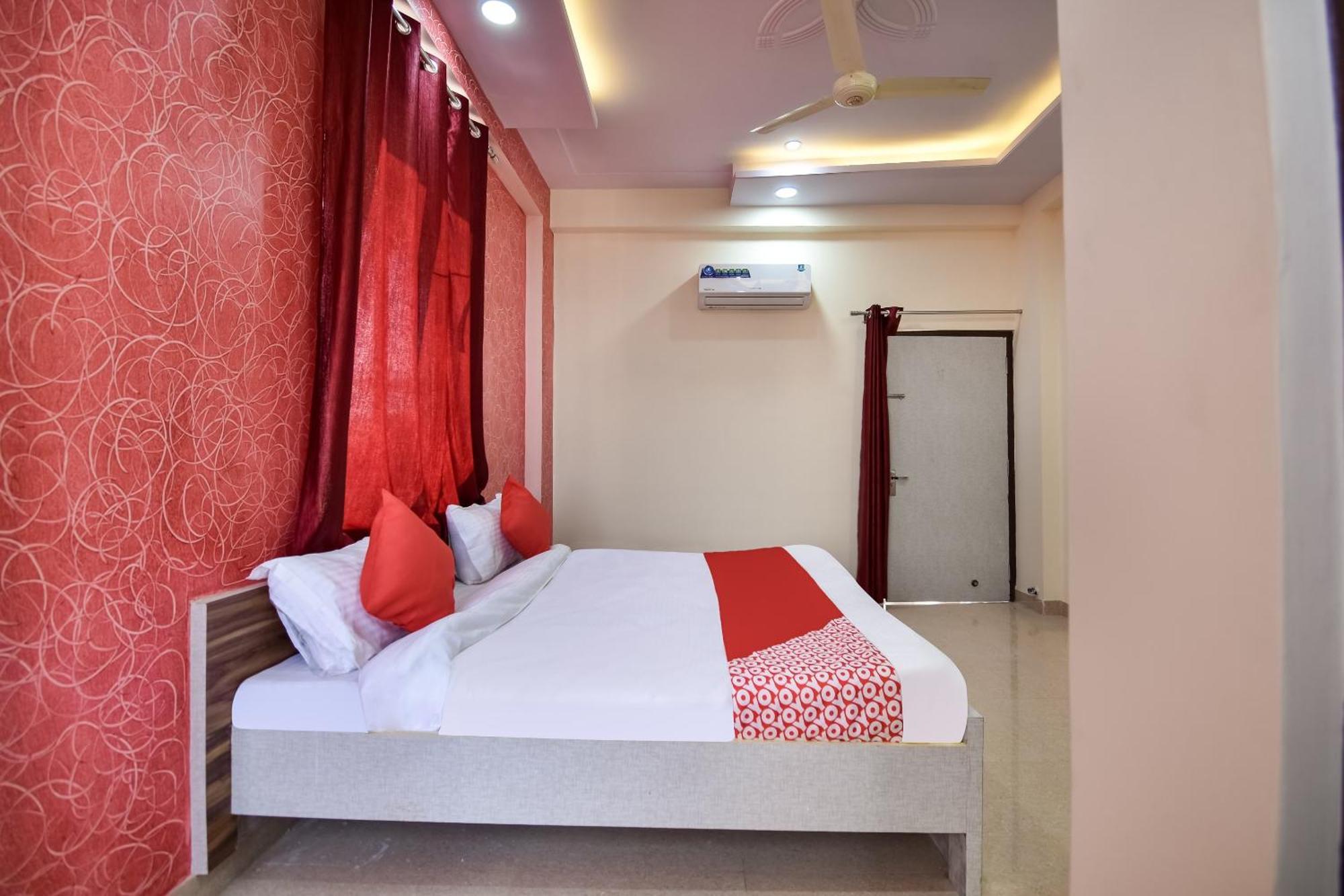 Hotel Oyo 70183 Sai Kripa